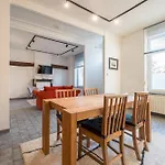 Le Bivouac Πανσιόν Genappe